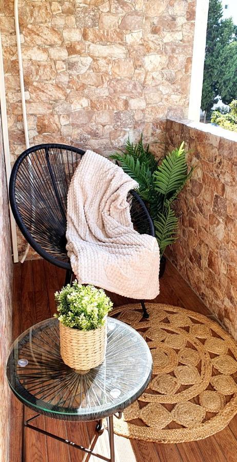 Apartment One Palm View 2-bdr - A Step From The Ocean! Benalmadena