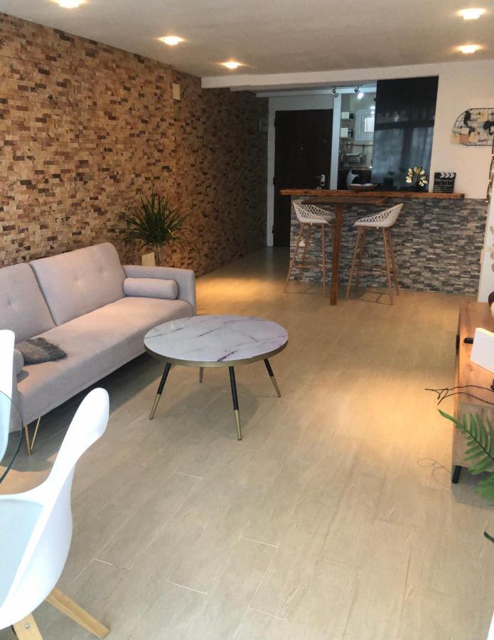 Apartment One Palm View 2-bdr - A Step From The Ocean! Benalmadena