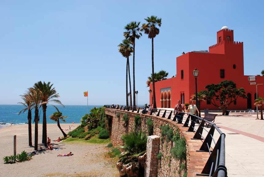 One Palm View 2-bdr - A Step From The Ocean! Apartment *